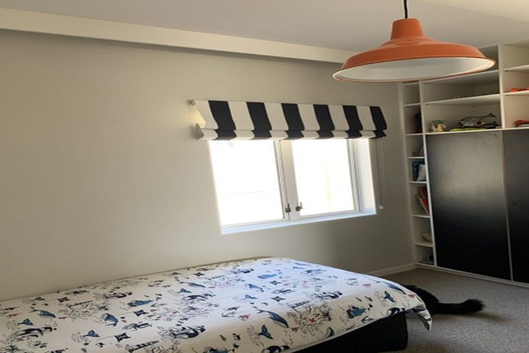 Photo of property in 16 Burnham Street, Seatoun, Wellington, 6022