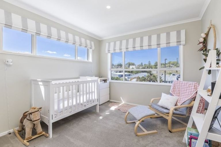 Photo of property in 101 Karepiro Drive, Stanmore Bay, Whangaparaoa, 0932