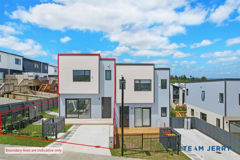 Photo of property in 1 Papauma Place, Papakura, 2110