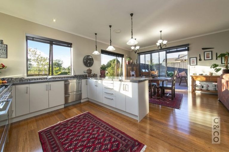 Photo of property in 9 Jelas Drive, Riverhead, 0820