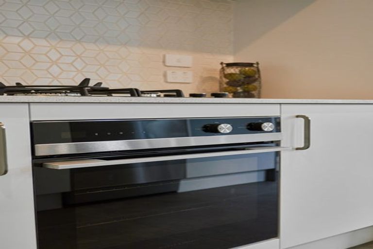 Photo of property in 42 Karepiro Drive, Stanmore Bay, Whangaparaoa, 0932