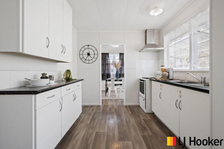 Photo of property in 11 Burndale Terrace, Manurewa, Auckland, 2102