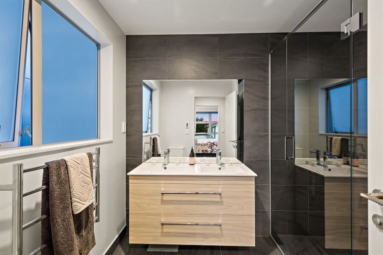 Photo of property in 19 Spotted Dove Road, Hobsonville, Auckland, 0616