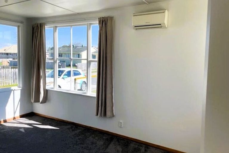 Photo of property in 400 Kiwi Place, Camberley, Hastings, 4120