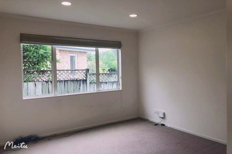 Photo of property in 98 Landing Drive, Albany, Auckland, 0632