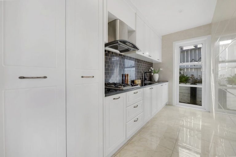 Photo of property in 16 Evelina Lane, Flat Bush, Auckland, 2019