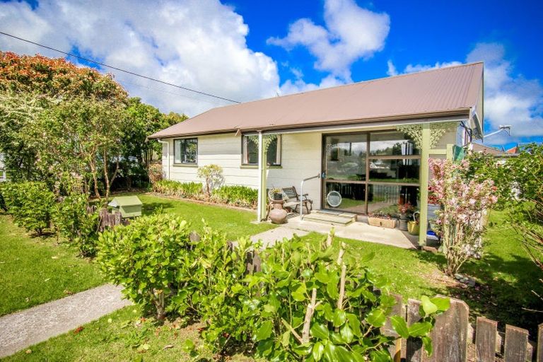 Photo of property in 16 Hunter Street, Westport, 7825