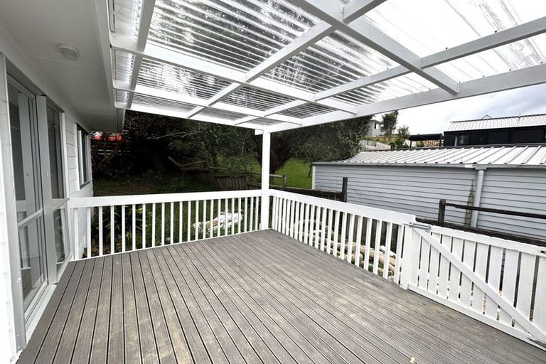 Photo of property in 48 Lauderdale Road, Birkdale, Auckland, 0626