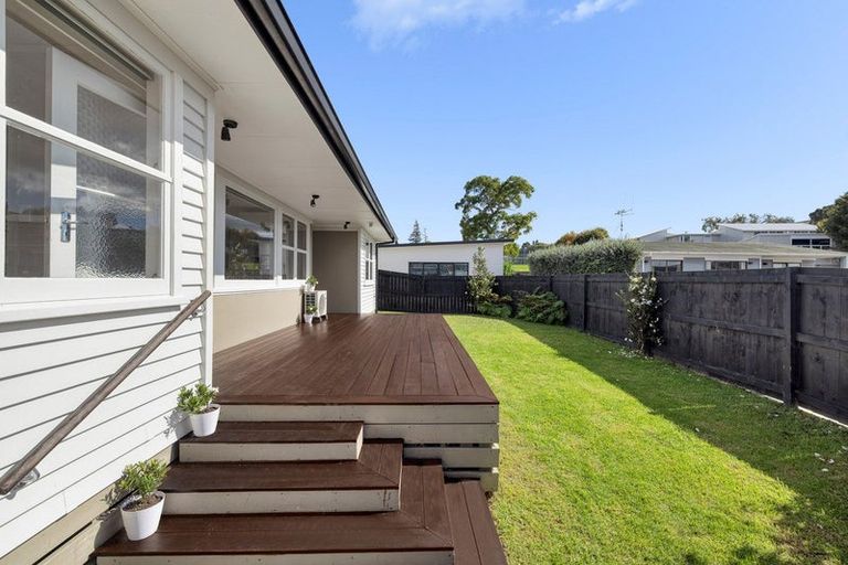 Photo of property in 8a Queen Road, Bellevue, Tauranga, 3110