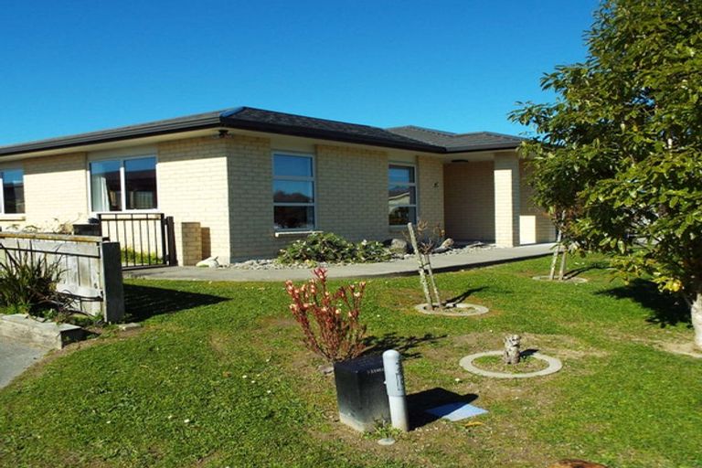 Photo of property in 19 Dal Din Drive, Otaki, 5512