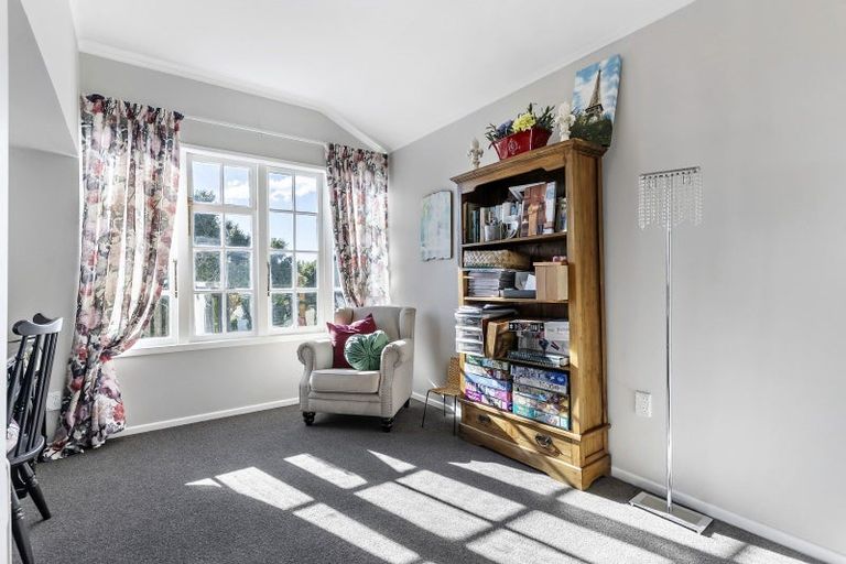 Photo of property in 22 Tawa Street, Eastbourne, Lower Hutt, 5013