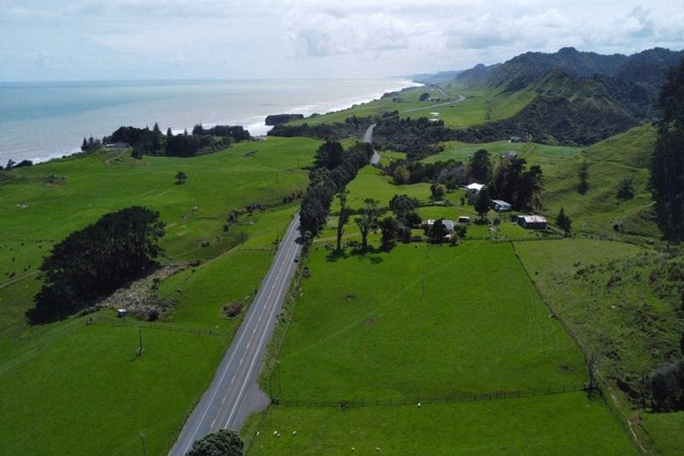 Photo of property in State Highway 3, Tongaporutu, Urenui, 4378