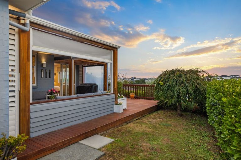Photo of property in 21 Flavell Drive, Orewa, 0931