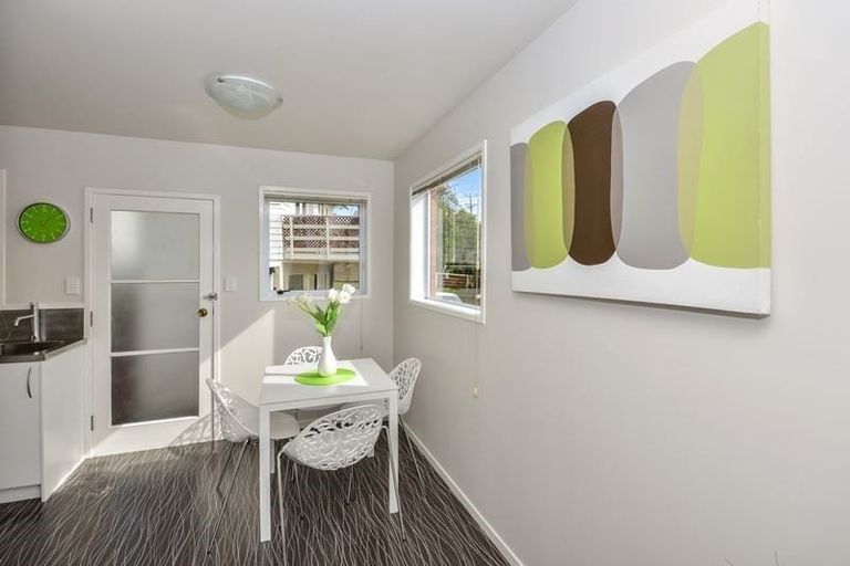 Photo of property in 1/183 Coronation Road, Hillcrest, Auckland, 0627