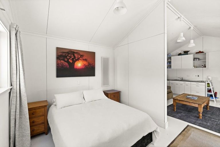Photo of property in 10 Charlton Road, Te Awanga, 4102