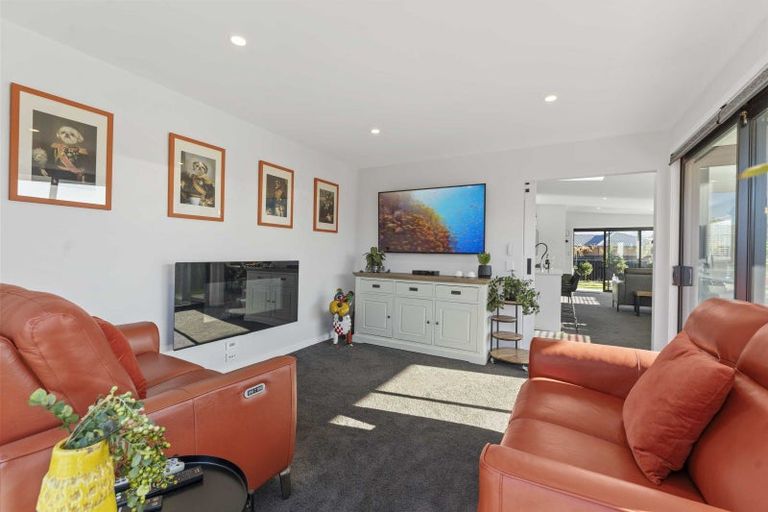 Photo of property in 1 Fraer Street, Cromwell, 9310