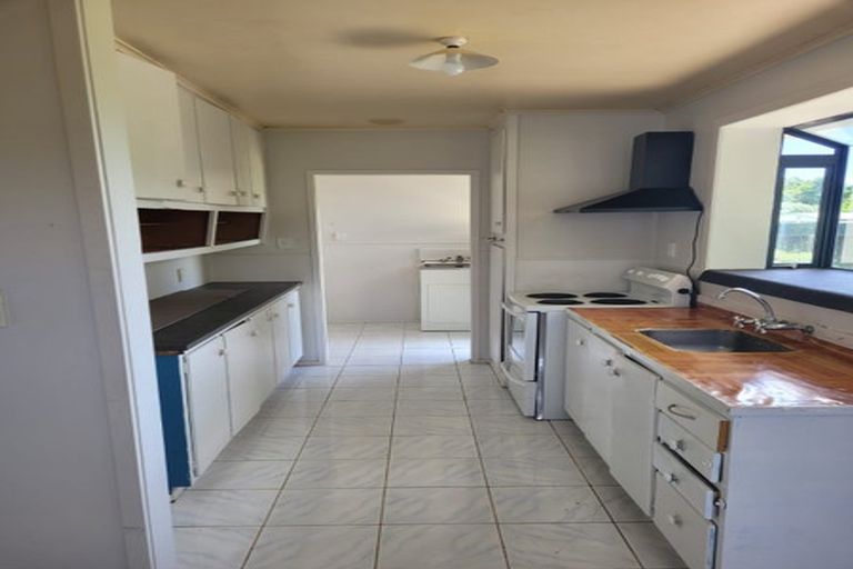 Photo of property in 43 Rathgar Road, Henderson, Auckland, 0610