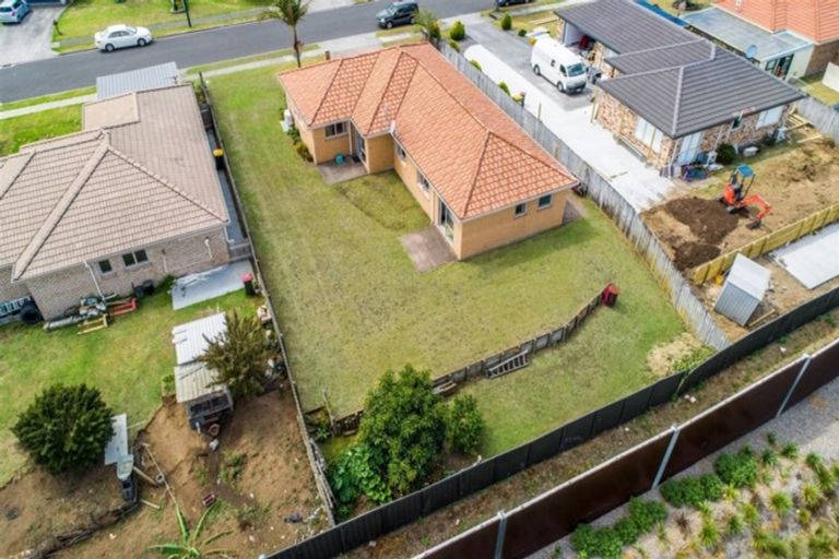Photo of property in 33 Morewa Place, Takanini, 2112