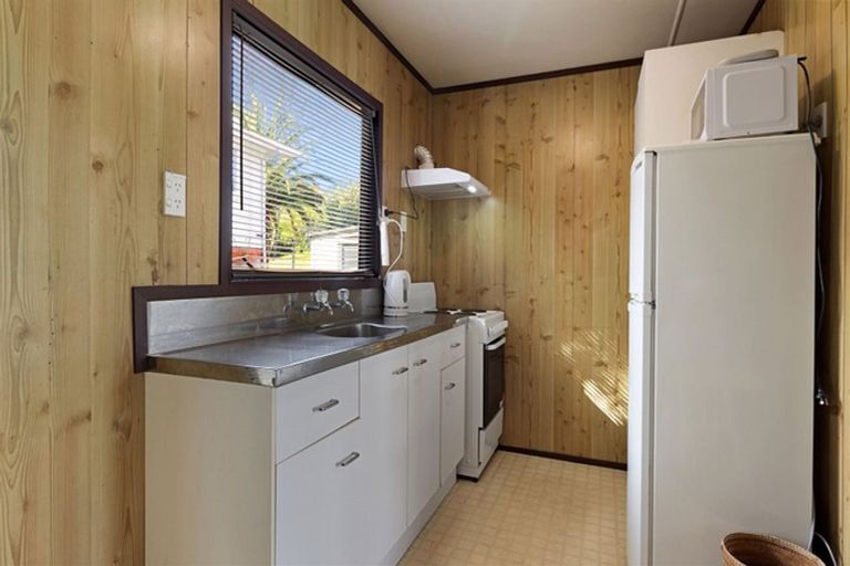 Photo of property in 15 Sherwood Avenue, Te Atatu South, Auckland, 0610