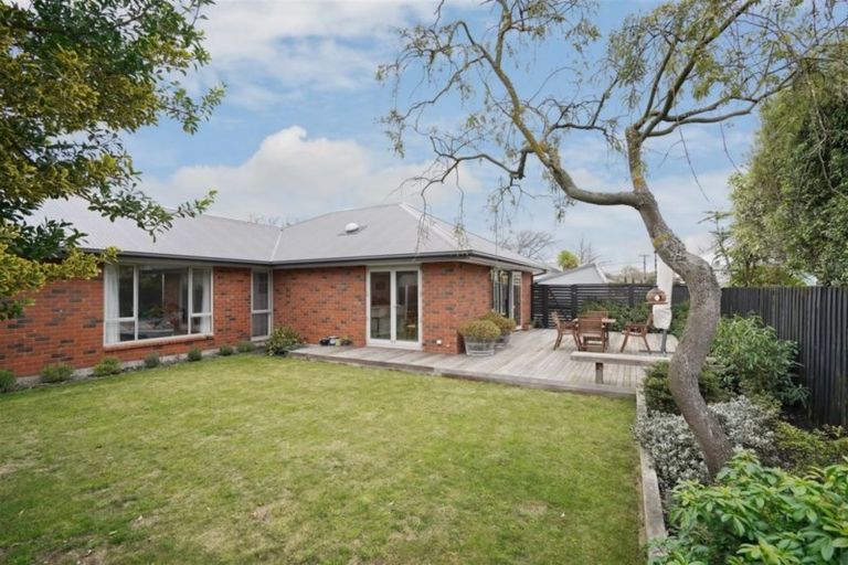 Photo of property in 2/27 Ngaio Street, Saint Martins, Christchurch, 8022