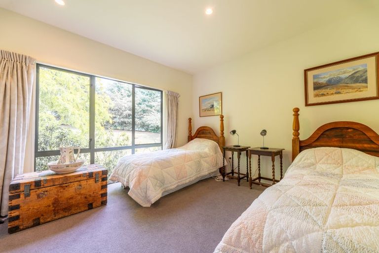 Photo of property in 32 Gladstone Road, Hadlow, Timaru, 7974