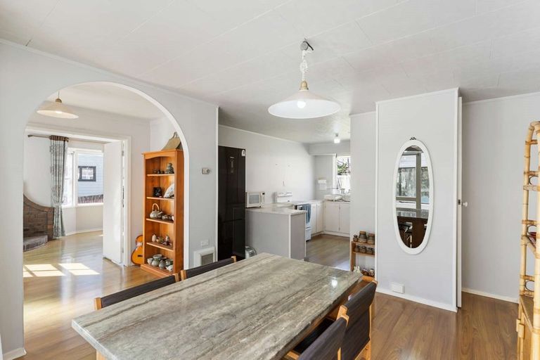 Photo of property in 101 Oaktree Avenue, Browns Bay, Auckland, 0630