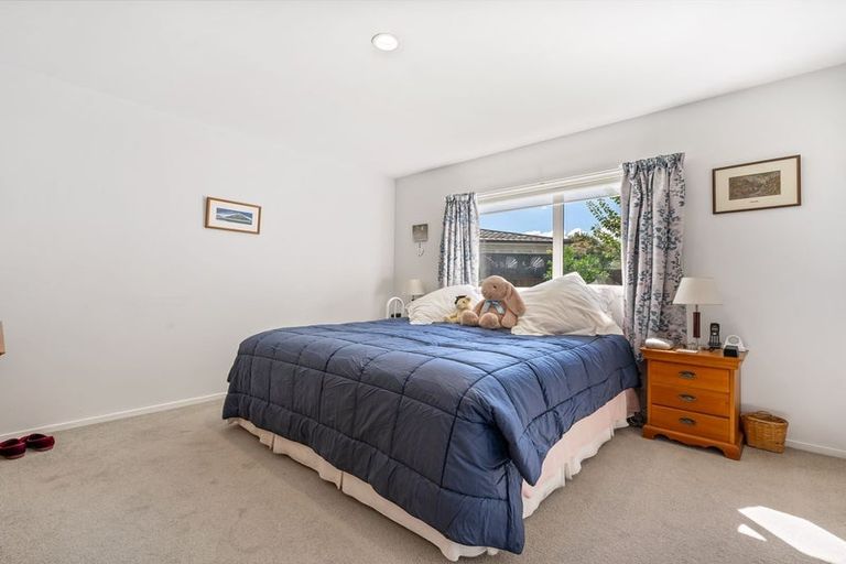 Photo of property in 723b Te Atatu Road, Te Atatu Peninsula, Auckland, 0610