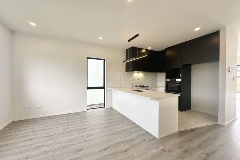 Photo of property in 137 Grove Road, Papakura, 2110