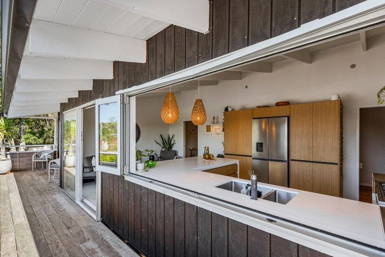 Photo of property in 25 Maxwelton Drive, Mairangi Bay, Auckland, 0630