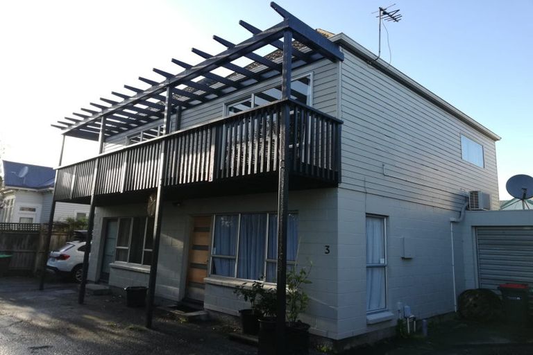 Photo of property in 3/129 Champion Street, Edgeware, Christchurch, 8013