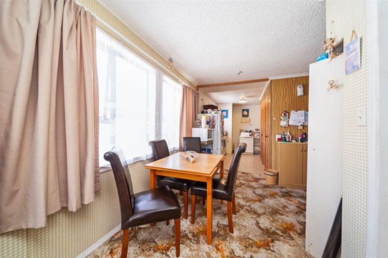 Photo of property in 174 South Road, Hawera, 4610