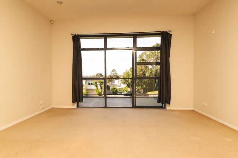 Photo of property in 9/79 Schnapper Rock Road, Schnapper Rock, Auckland, 0632