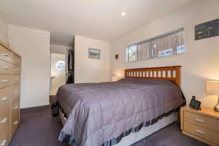 Photo of property in 44a Spinnaker Drive, Te Atatu Peninsula, Auckland, 0610