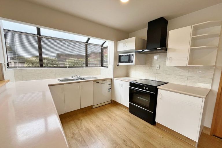 Photo of property in 30a Taylors Avenue, Bryndwr, Christchurch, 8052