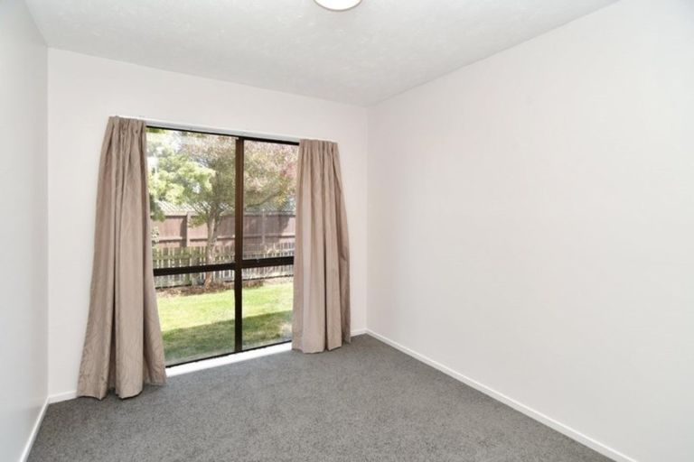 Photo of property in 1/126b Inwoods Close, Parklands, Christchurch, 8083