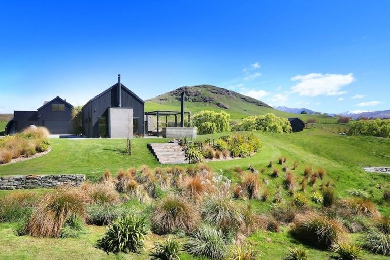 Photo of property in 84 Threepwood Road, Lake Hayes, Queenstown, 9371