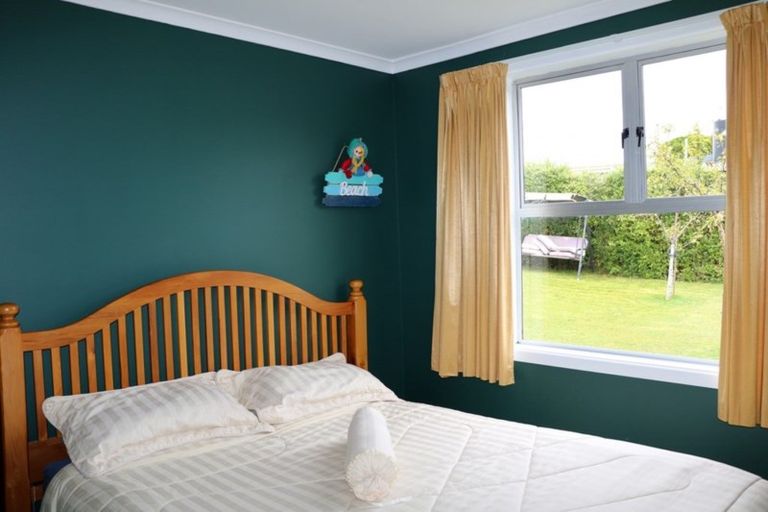 Photo of property in 8 Miro Street, Kaka Point, 9271