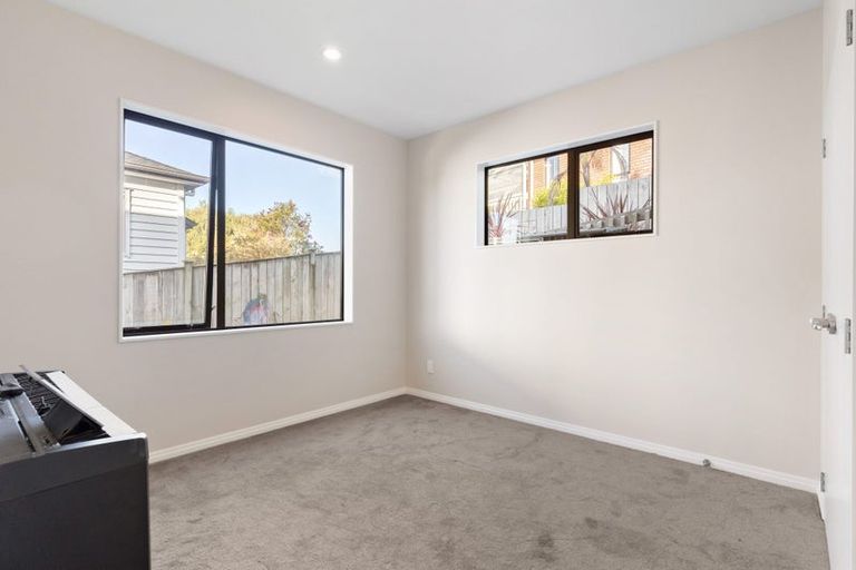Photo of property in 11 Matisse Drive, West Harbour, Auckland, 0618