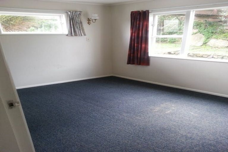 Photo of property in 12 Huntingdon Street, Northland, Wellington, 6012