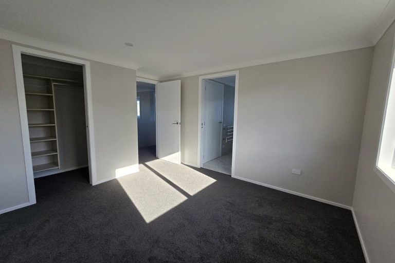 Photo of property in 6a Te Arapito Close, Aotea, 5024