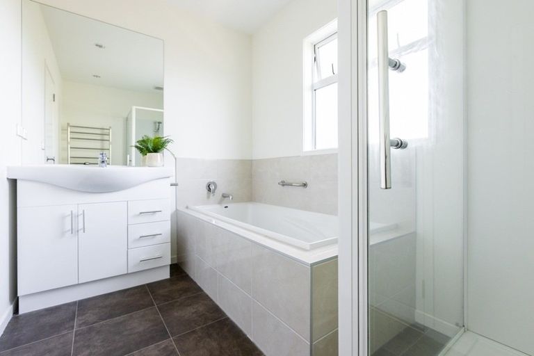Photo of property in 5 Waitaki Way, Poraiti, Napier, 4112