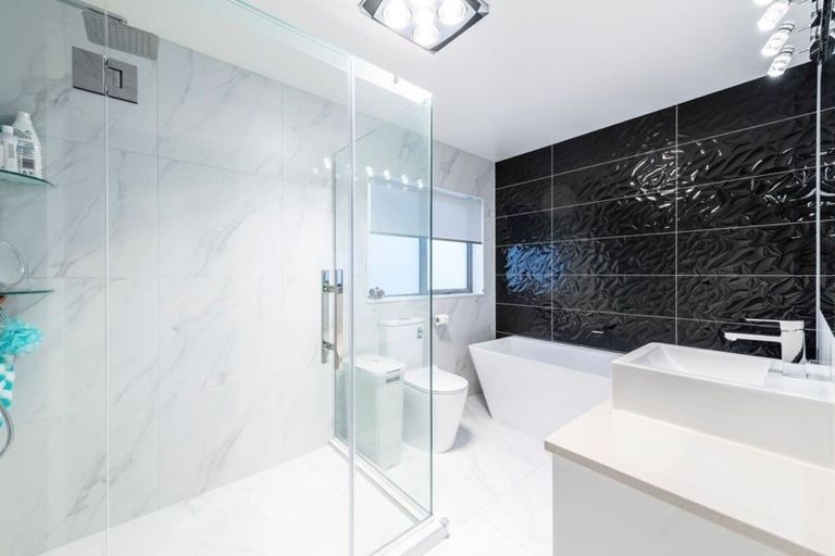 Photo of property in 2 Hermes Road, Flat Bush, Auckland, 2019