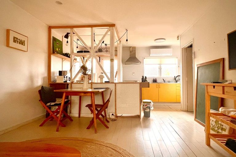 Photo of property in 2/27 Nikau Street, New Lynn, Auckland, 0600