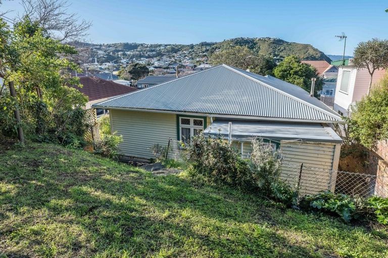 Photo of property in 40 Severn Street, Island Bay, Wellington, 6023