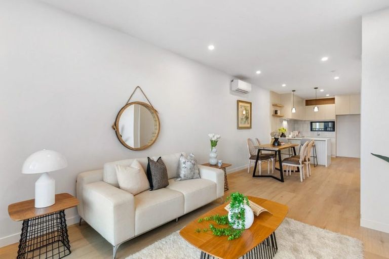 Photo of property in 51 Puihi Crescent, Massey, 0614