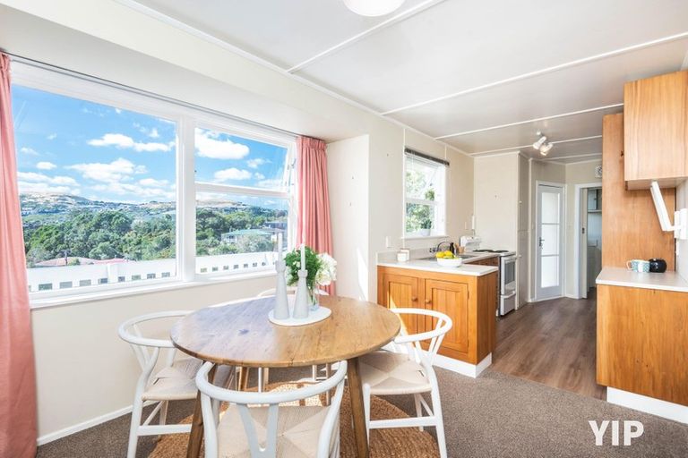 Photo of property in 18 Jane Grove, Paparangi, Wellington, 6037