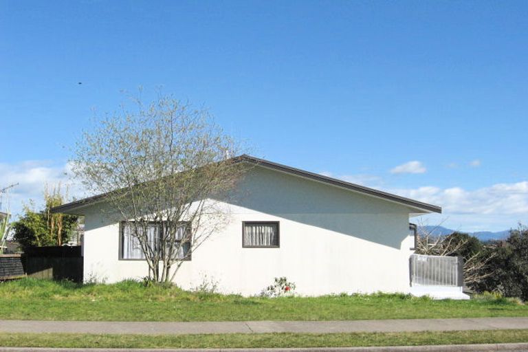 Photo of property in 14 Meander Drive, Welcome Bay, Tauranga, 3112