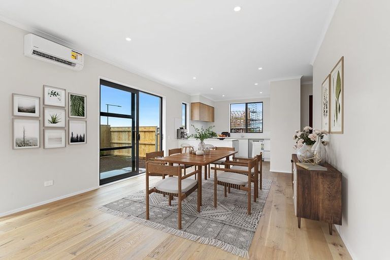 Photo of property in 22 Symes Drive, Red Beach, 0932