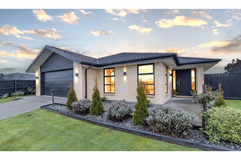 Photo of property in 14 Macphail Avenue, Rangiora, 7400