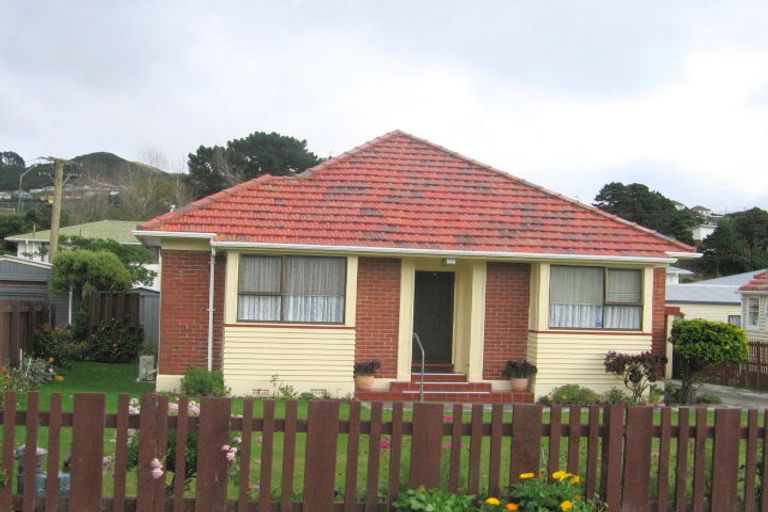 Photo of property in 8 Bould Street, Johnsonville, Wellington, 6037